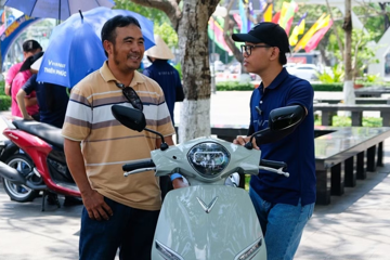 Tò mò nên mang Honda Cub đi ‘Đổi xăng lấy điện’, chủ xe ở Cần Thơ đã lái thử VinFast Feliz và nói thật về quyết định
