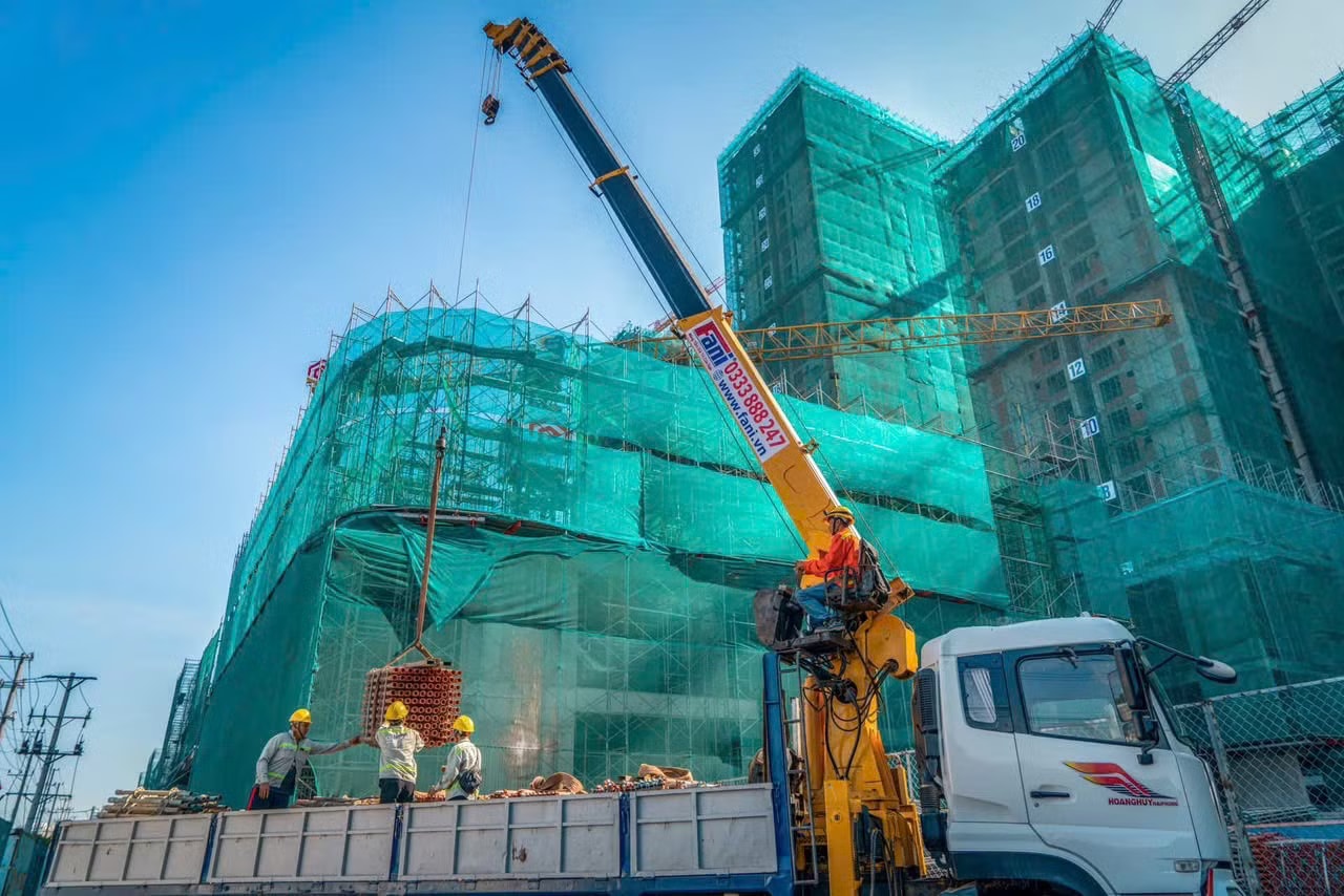 Thiếu hụt nghiêm trọng phân khúc nhà ở vừa túi tiền - Ảnh 2.