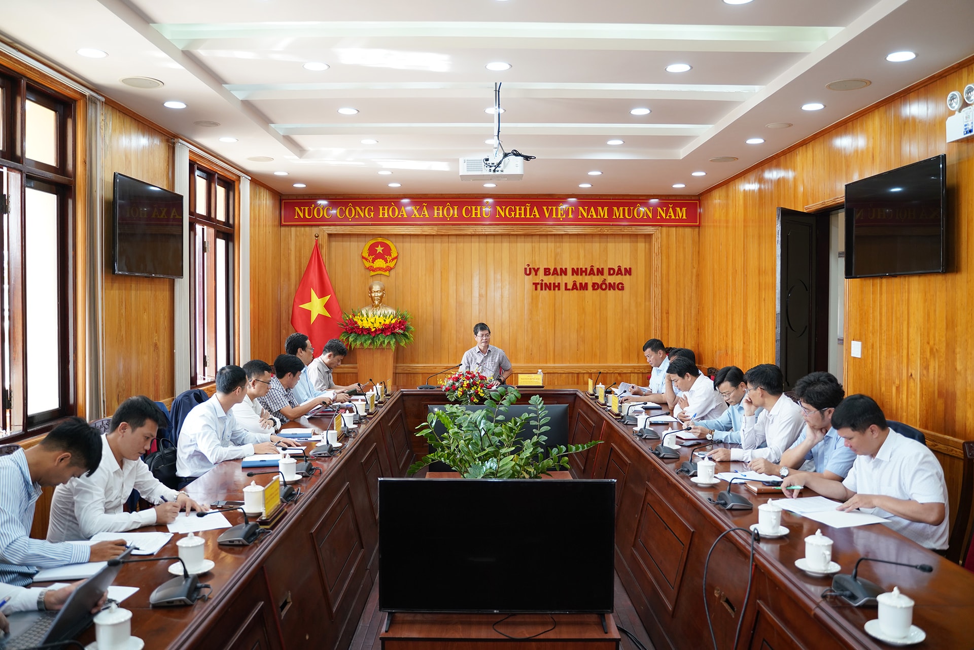 Hình ảnh tại buổi làm việc. Nguồn ảnh: UBND tỉnh Lâm Đồng Hình ảnh tại buổi làm việc. Nguồn ảnh: UBND tỉnh Lâm Đồng
