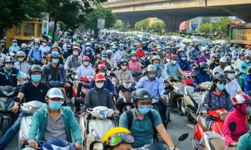 Hà Nội lấy ý kiến dân về mức hỗ trợ tiền chuyển xe xăng sang điện