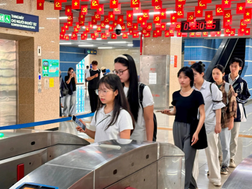 Tin vui: Hà Nội dự kiến miễn phí một dịch vụ cho toàn bộ sinh viên, công nhân, người nghèo