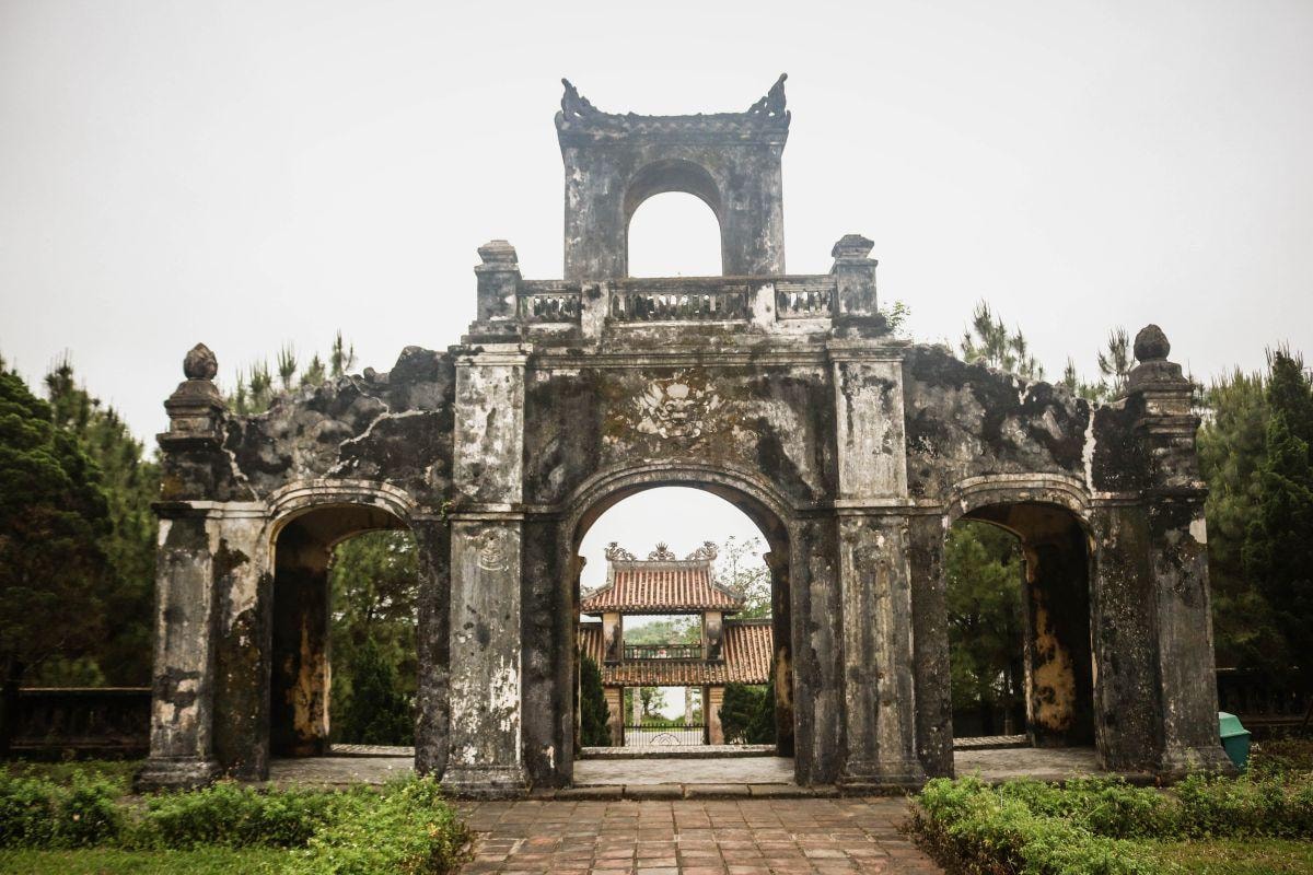 huetourism-ghe-tham-van-mieu-hue--noi-ton-tho-duc-khong-tu.html-4_1778727851.jpg