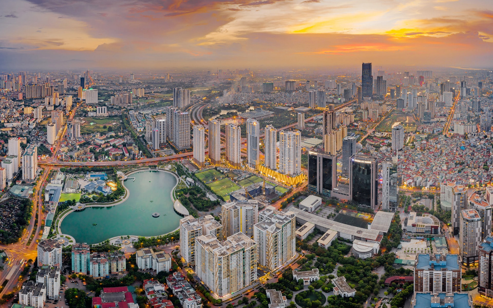 Quy hoạch Hà Nội 100 năm: Hình thành 9 trung tâm lớn và 9 cực tăng trưởng, hướng đến là thành phố toàn cầu- Ảnh 2. Quy hoạch Hà Nội 100 năm: Hình thành 9 trung tâm lớn và 9 cực tăng trưởng, hướng đến là thành phố toàn cầu- Ảnh 2.