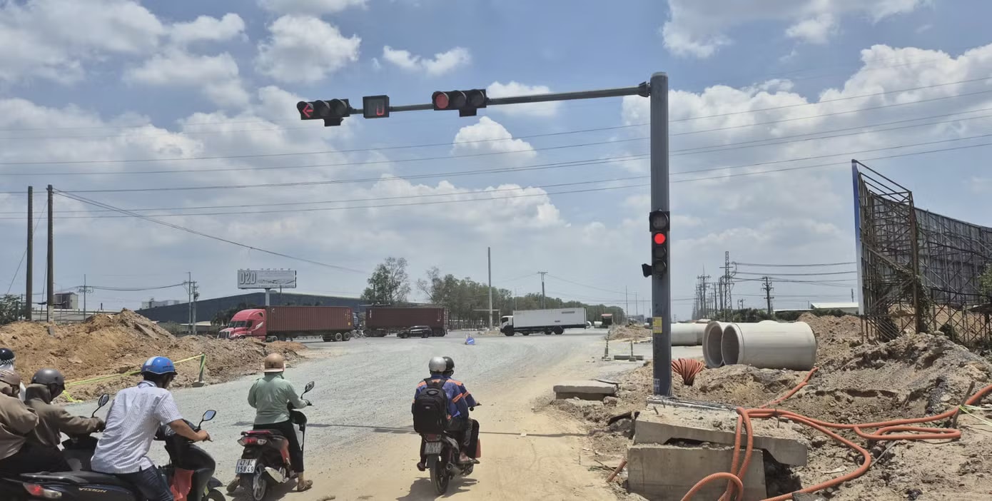 Cận cảnh 2 tuyến đường nghìn tỷ kết nối TPHCM với sân bay Long Thành - Ảnh 6.