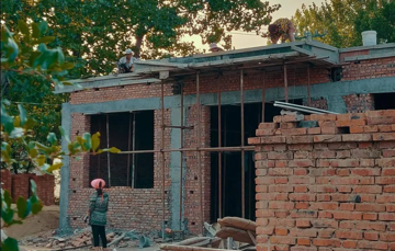 Chi gần 2 tỷ xây 'dinh thự' to nhất làng, 9 năm sau hối hận: 'Chỉ kẻ ngốc mới bỏ hàng tỷ đồng xây nhà ở quê'