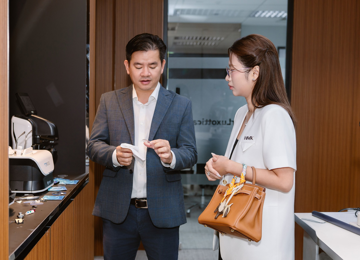 Chuỗi mắt kính Việt HMK Eyewear ‘bắt tay’ cùng ông lớn quốc tế