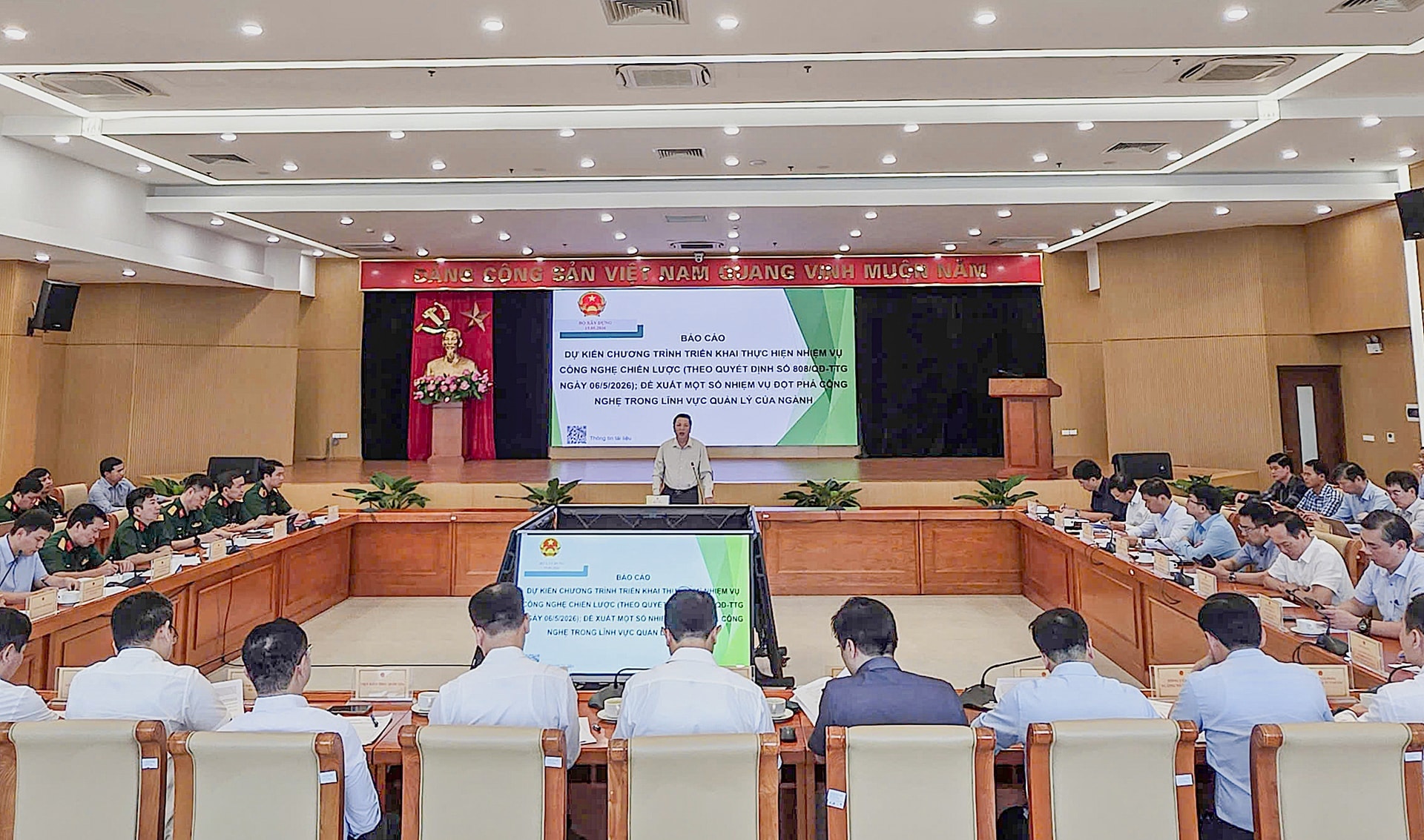 hop-cong-nghe-chien-luoc-duong-sat-2-1778830607020634805794.jpg
