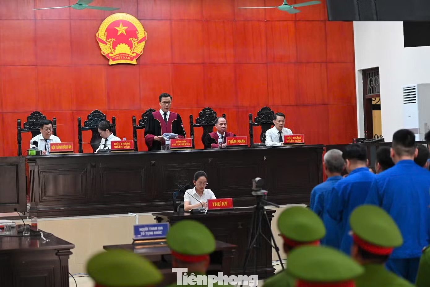 Bùi Đình Khánh cùng 3 đồng phạm bị tuyên án tử hình. Kẻ dùng súng AK bắn chiến sỹ Công an tử vong lĩnh án tử hình - Ảnh 2.