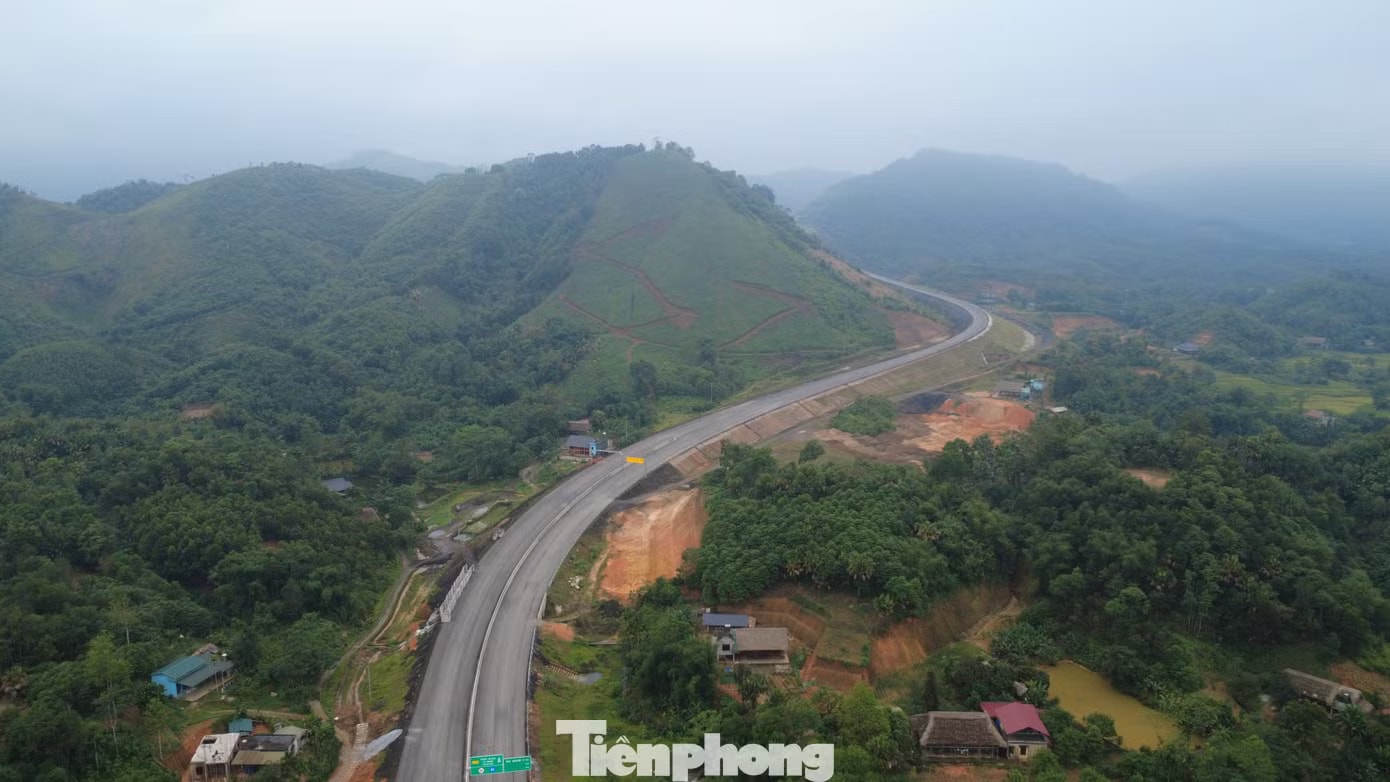 Cao tốc Tuyên Quang - Hà Giang hơn 100 km đang hình thành ra sao? - Ảnh 7.
