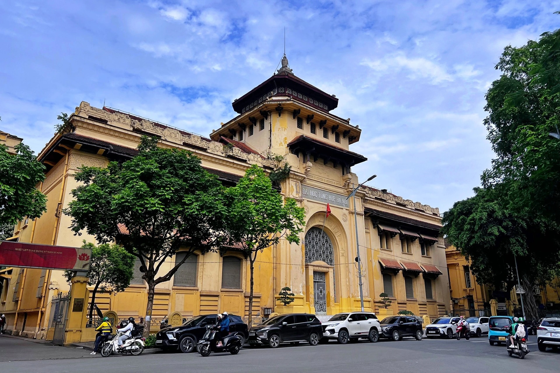 Ngôi trường hơn 120 năm tuổi giữa lòng Hà Nội sẽ trở thành 'bảo tàng động' độc nhất Việt Nam- Ảnh 1.