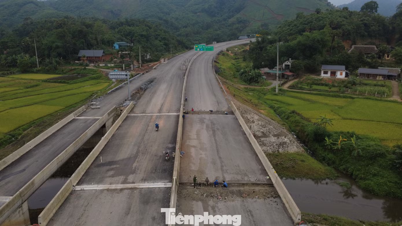 Cao tốc Tuyên Quang - Hà Giang hơn 100 km đang hình thành ra sao? - Ảnh 8.