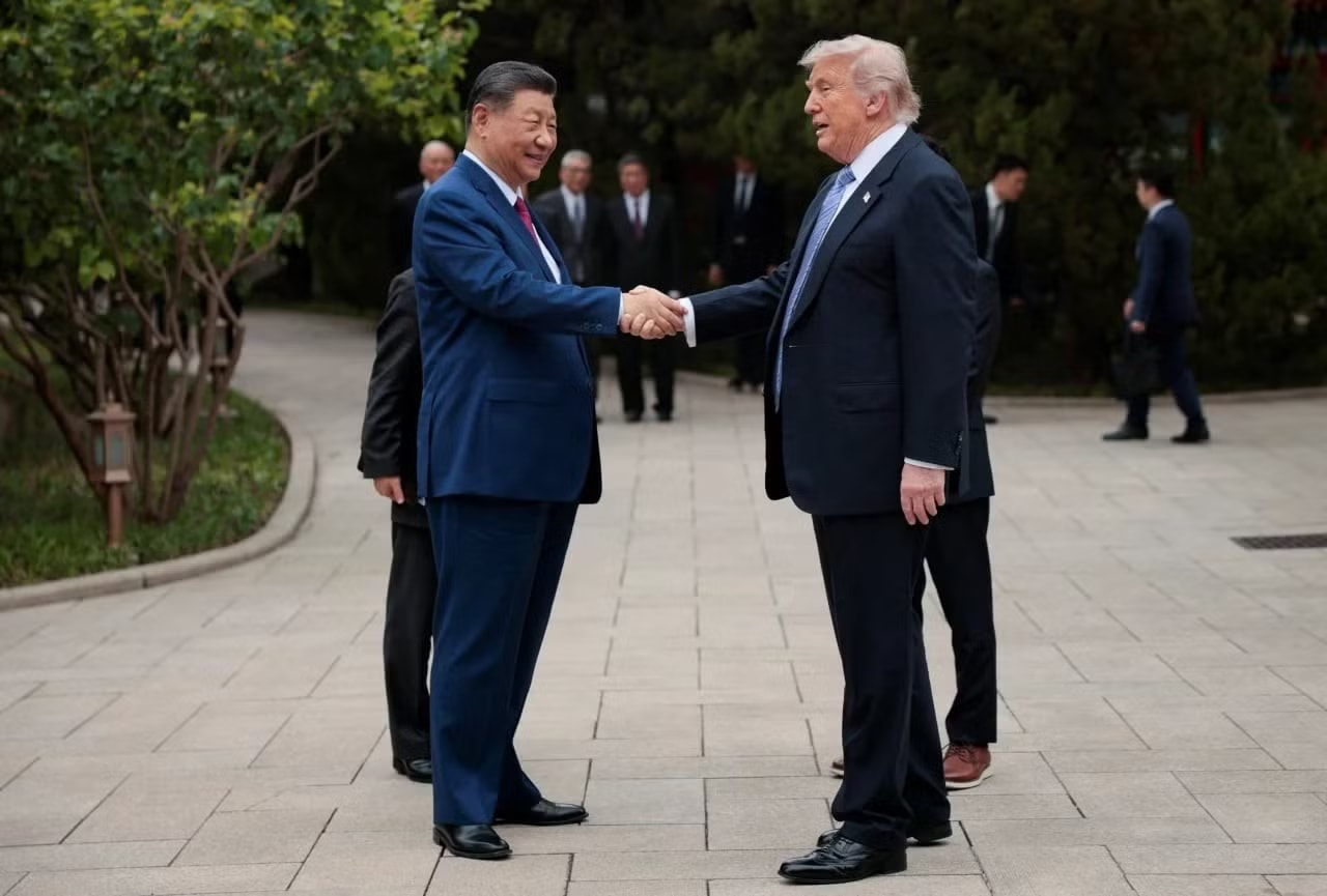 Tổng thống Donald Trump nói chuyện với Chủ tịch Trung Quốc Tập Cận Bình sau chuyến thăm Trung Nam Hải hôm 15/5. Ngoại trưởng Vương Nghị: Hội đàm Trung - Mỹ đạt nhiều 'kết quả đáng kể' - Ảnh 1.