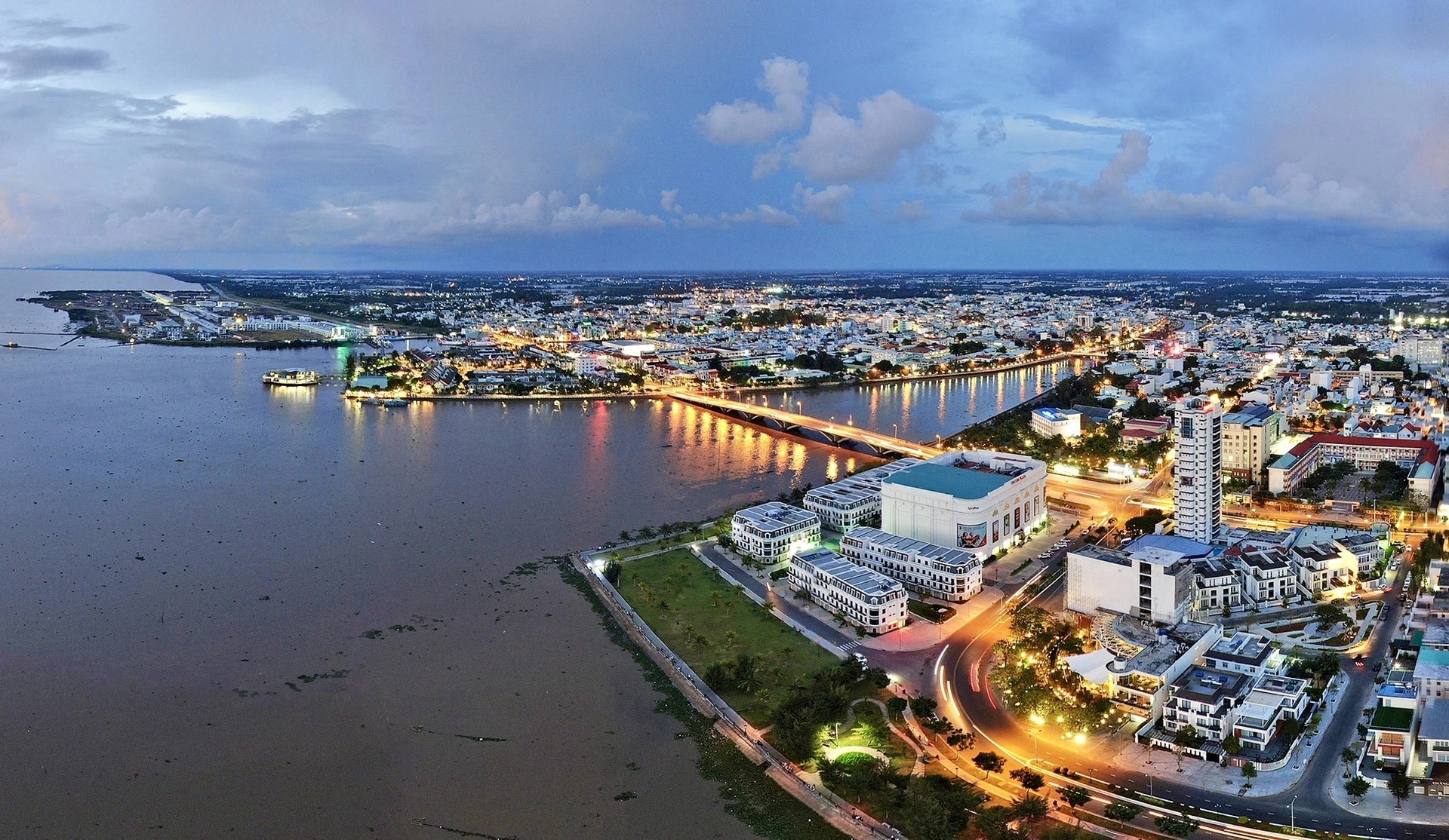 Siêu phường lấn biển đầu tiên, đông dân nhất Việt Nam tăng tốc với tổ hợp dự án lấn biển gần 4.000ha- Ảnh 1. Siêu phường lấn biển đầu tiên, đông dân nhất Việt Nam tăng tốc với tổ hợp dự án lấn biển gần 4.000ha- Ảnh 1.