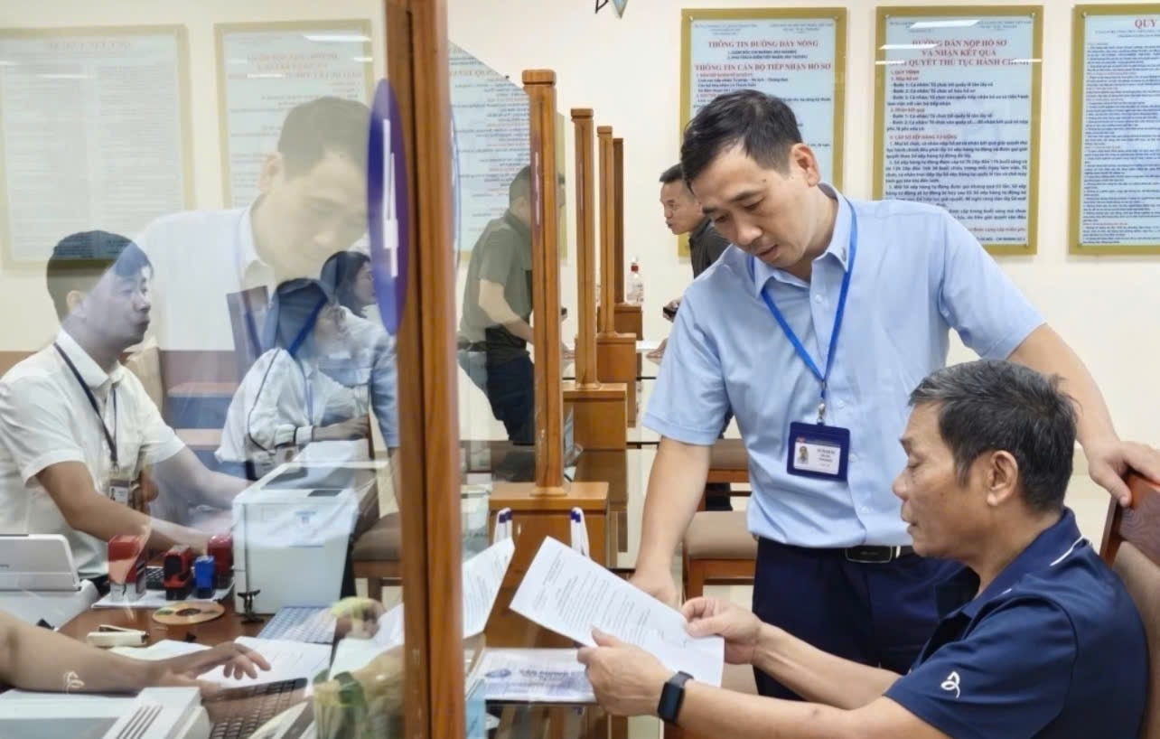 11% người dân gặp công chức phiền hà khi làm thủ tục hành chính.