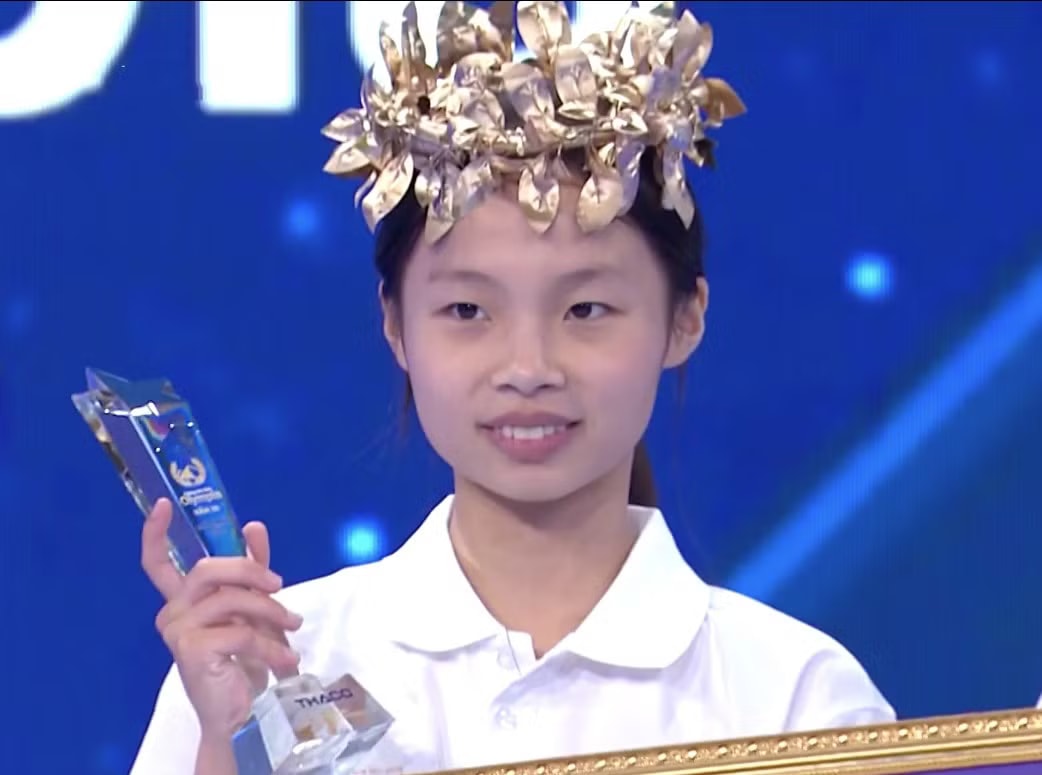 Diệu Anh giành vòng nguyệt quế với số điểm 320. Nữ sinh trường Bưởi giành vòng nguyệt quế Đường lên đỉnh Olympia 26 - Ảnh 3.