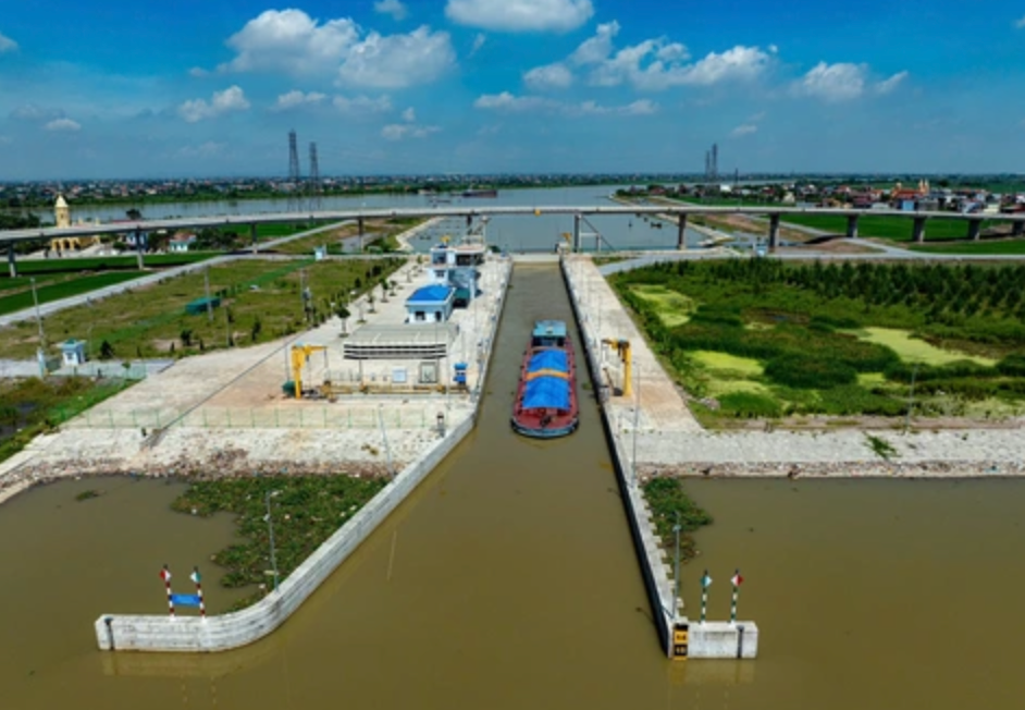 Kênh đào lớn nhất Việt Nam chính thức vận hành trở lại- Ảnh 1. Kênh đào lớn nhất Việt Nam chính thức vận hành trở lại- Ảnh 1.