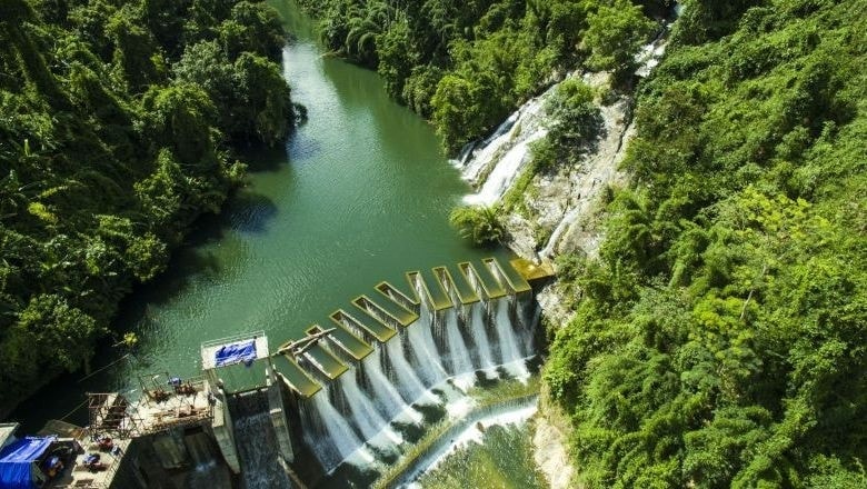 Thành lập từ 2005, Thuỷ điện Quế Phong tiền thân là Ban quản lý dự án thuỷ điện Bản Cốc thuộc Tổng công ty Xây dựng Hà Nội.