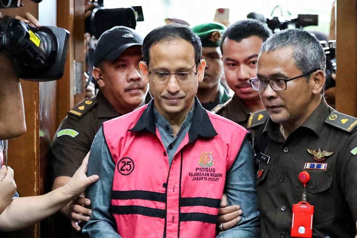 nha sang lap ung dung goi xe