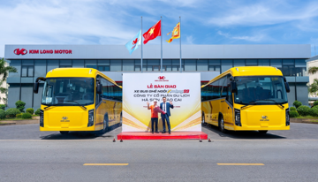 Hãng xe Việt Kim Long Motor bàn giao lô xe bus cao cấp cho doanh nghiệp vận tải có tiếng tại miền Bắc