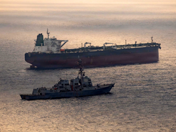 Iran ‘bật đèn xanh’ cho hàng loạt siêu tàu rời Hormuz, những nước nào được qua?
