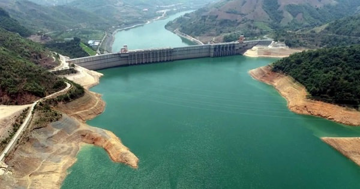 Việt Nam chính thức động thổ dự án điện mặt trời giữa lòng hồ nhà máy thủy điện lớn nhất Đông Nam Á, vốn đầu tư 17.000 tỷ