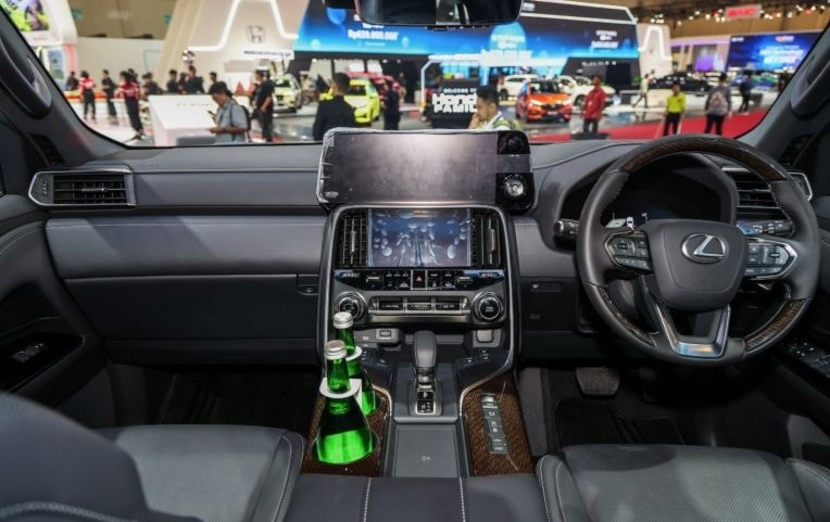 Lexus LX 2026 4