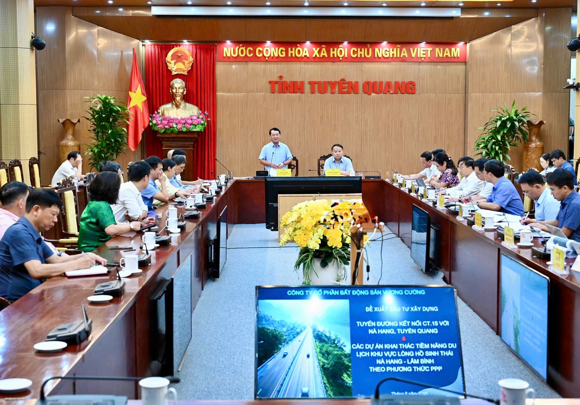 Hình ảnh tại buổi làm việc. Nguồn ảnh: UBND tỉnh Tuyên Quang Hình ảnh tại buổi làm việc. Nguồn ảnh: UBND tỉnh Tuyên Quang