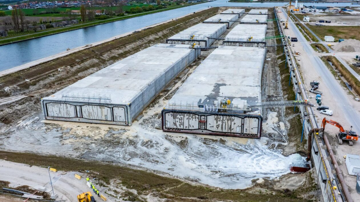 Đánh chìm 8 khối bê tông nặng 60.000 tấn xuống lòng sông, xây đường hầm ngầm trị giá 17.000 tỷ đồng trong dự án tham vọng nhất châu Âu