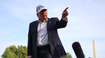 Ông Trump hoãn kế hoạch tấn công Iran, giá dầu giảm mạnh