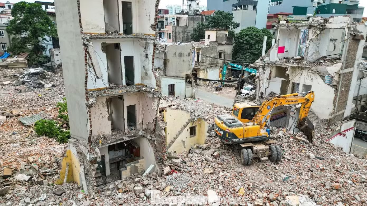 'Đứng ngồi không yên' vì nhà đất đang thế chấp ngân hàng thì bị... giải tỏa - Ảnh 1.