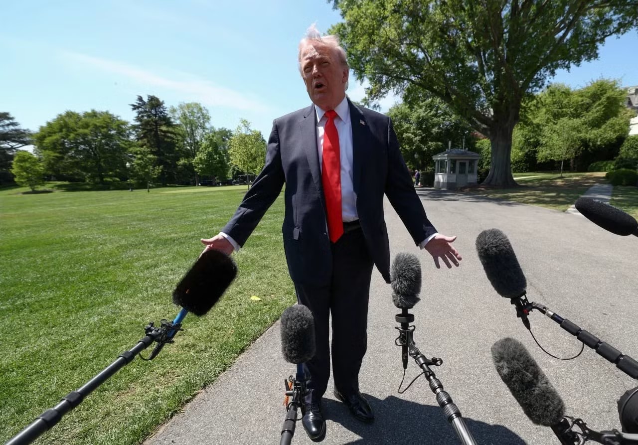 Tổng thống Mỹ Trump không hài lòng với đề xuất mới của Iran, dọa leo thang quân sự - Ảnh 1.