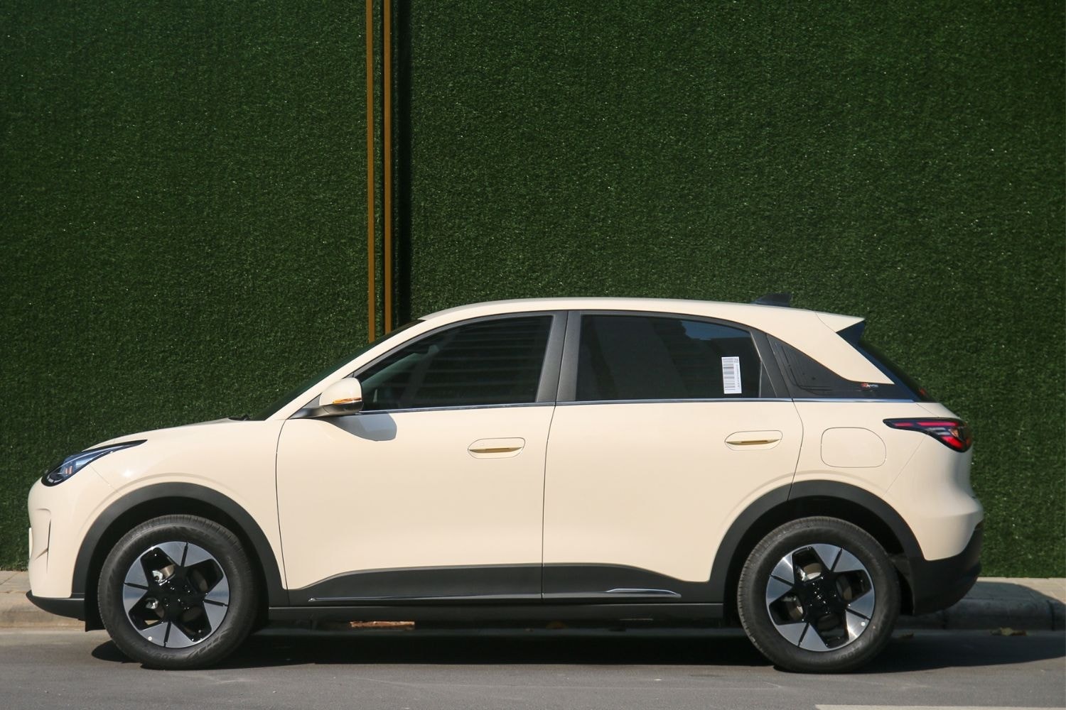 geely ex2 4