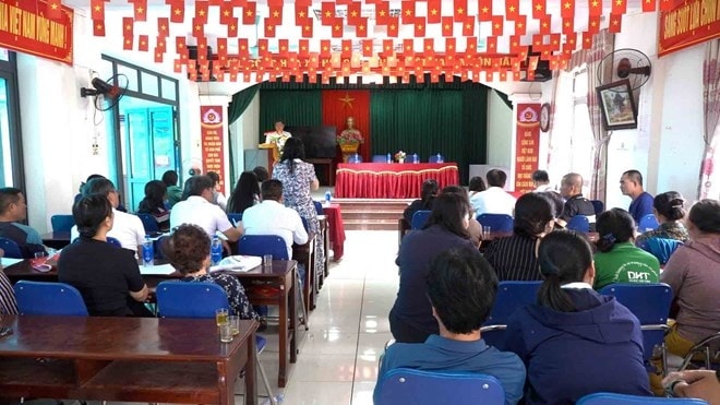 Người dân kiến nghị sau khi nhận tiền đền bù siêu đô thị 925.000 tỷ của Vingroup- Ảnh 1. Người dân kiến nghị sau khi nhận tiền đền bù siêu đô thị 925.000 tỷ của Vingroup- Ảnh 1.