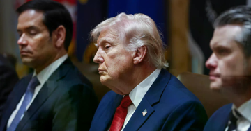 Tổng thống Mỹ Trump triệu tập cuộc họp khẩn sau khi hoãn tấn công Iran