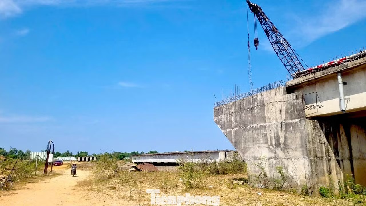 Đà Nẵng: Cầu 220 tỷ chưa làm xong đã rỉ sét - Ảnh 8.