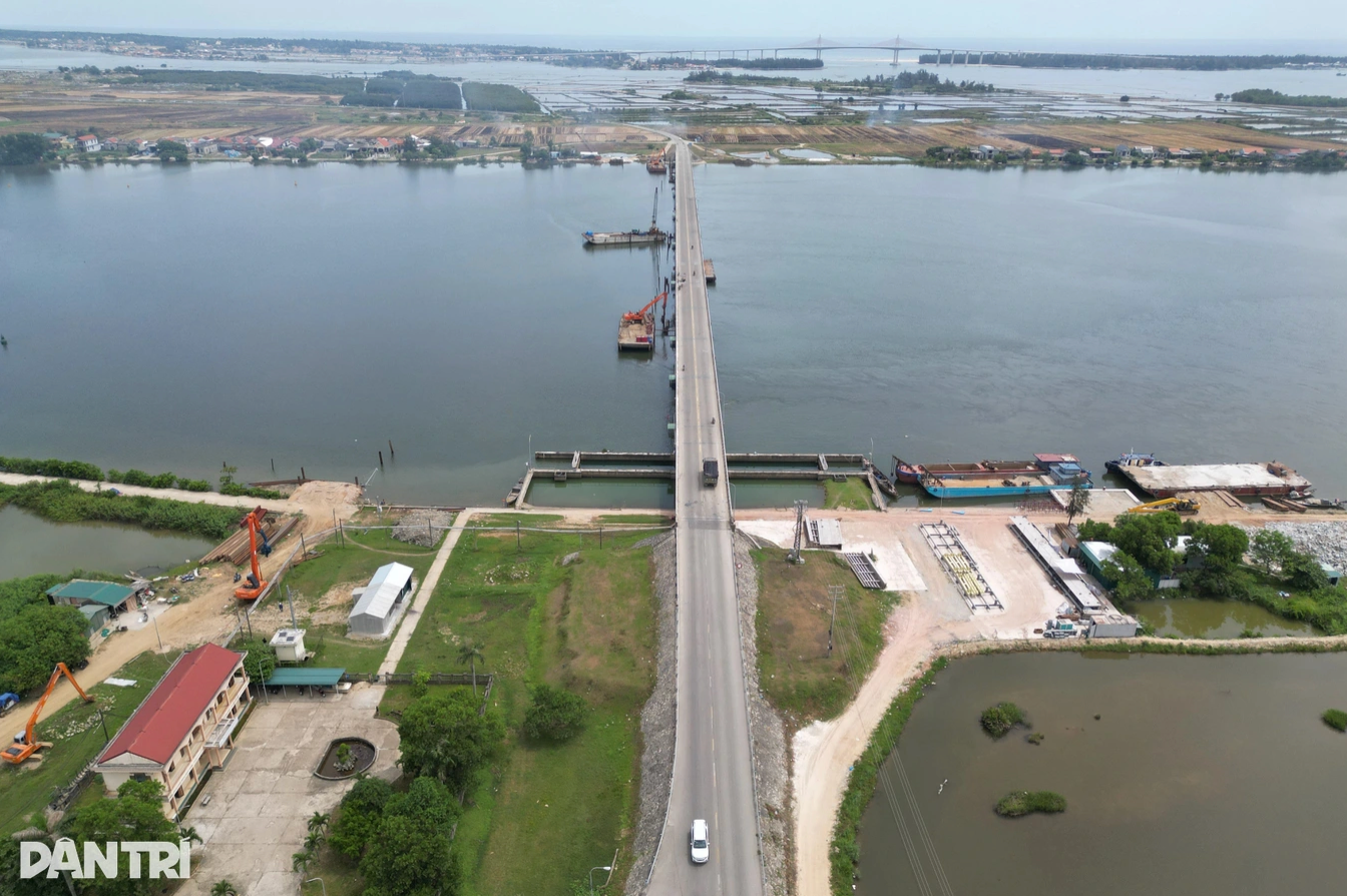 Việt Nam chính thức ‘lên đời’ đập ngăn mặn, giữ nước từng lớn nhất Đông Nam Á- Ảnh 1. Việt Nam chính thức ‘lên đời’ đập ngăn mặn, giữ nước từng lớn nhất Đông Nam Á- Ảnh 1.