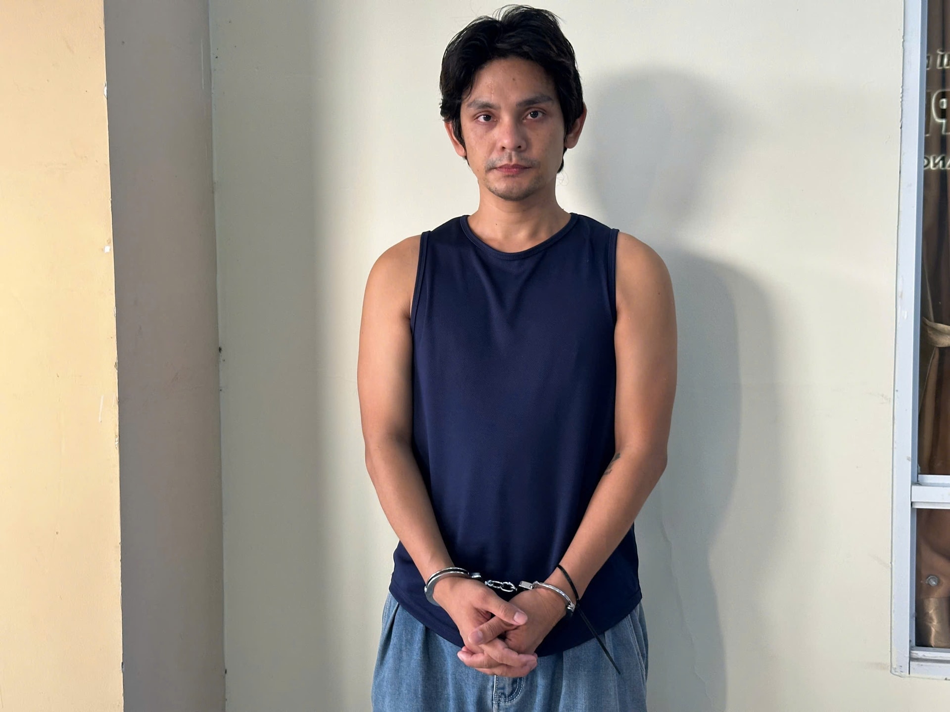 Ca sĩ Long Nhật bị bắt - Ảnh 2.