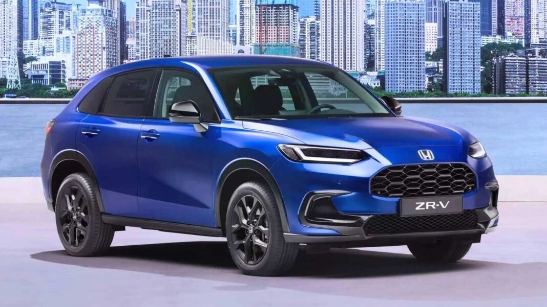 Honda ZR-V Hybrid 2027 lộ diện với thiết kế đầu xe thể thao cùng dải LED ban ngày hình chữ L nổi bật. Ảnh tổng hợp