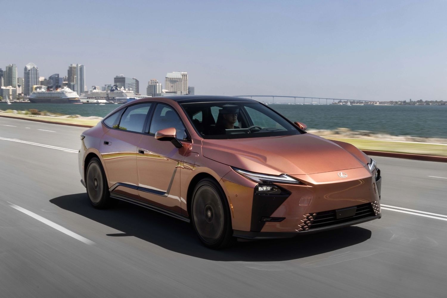 Lexus ES 500e 1