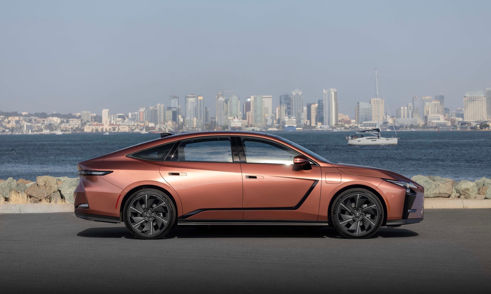 Lexus ES 500e 3