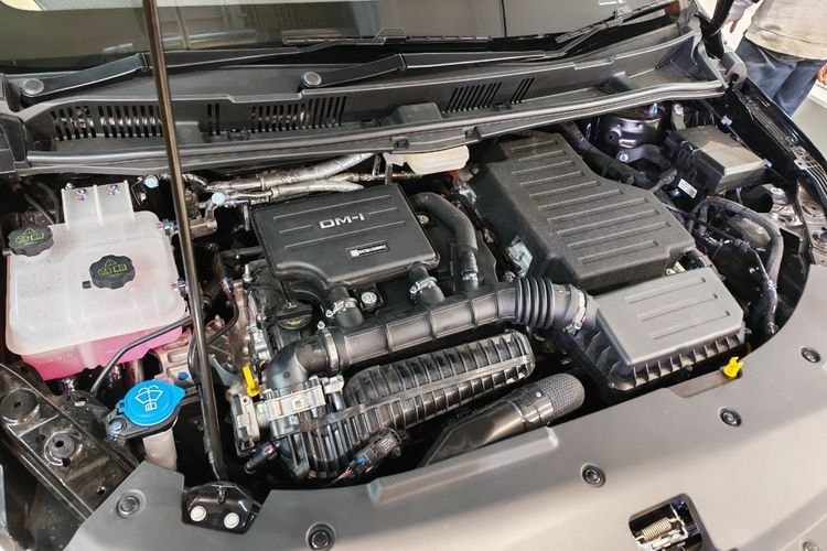 BYD M6 DM 2