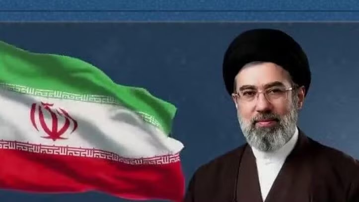 Lãnh tụ tối cao của Iran, Ayatollah Mojtaba Khamenei. Reuters: Lãnh tụ tối cao Iran ra chỉ thị giữ uranium làm giàu - Ảnh 1.