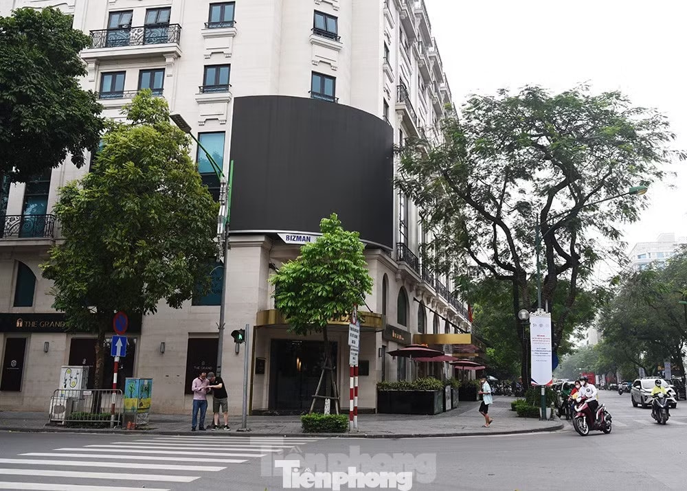 Hà Nội siết vỉa hè: Không thể chỉ cấm và phạt, sinh kế cần có lối đi - Ảnh 6.