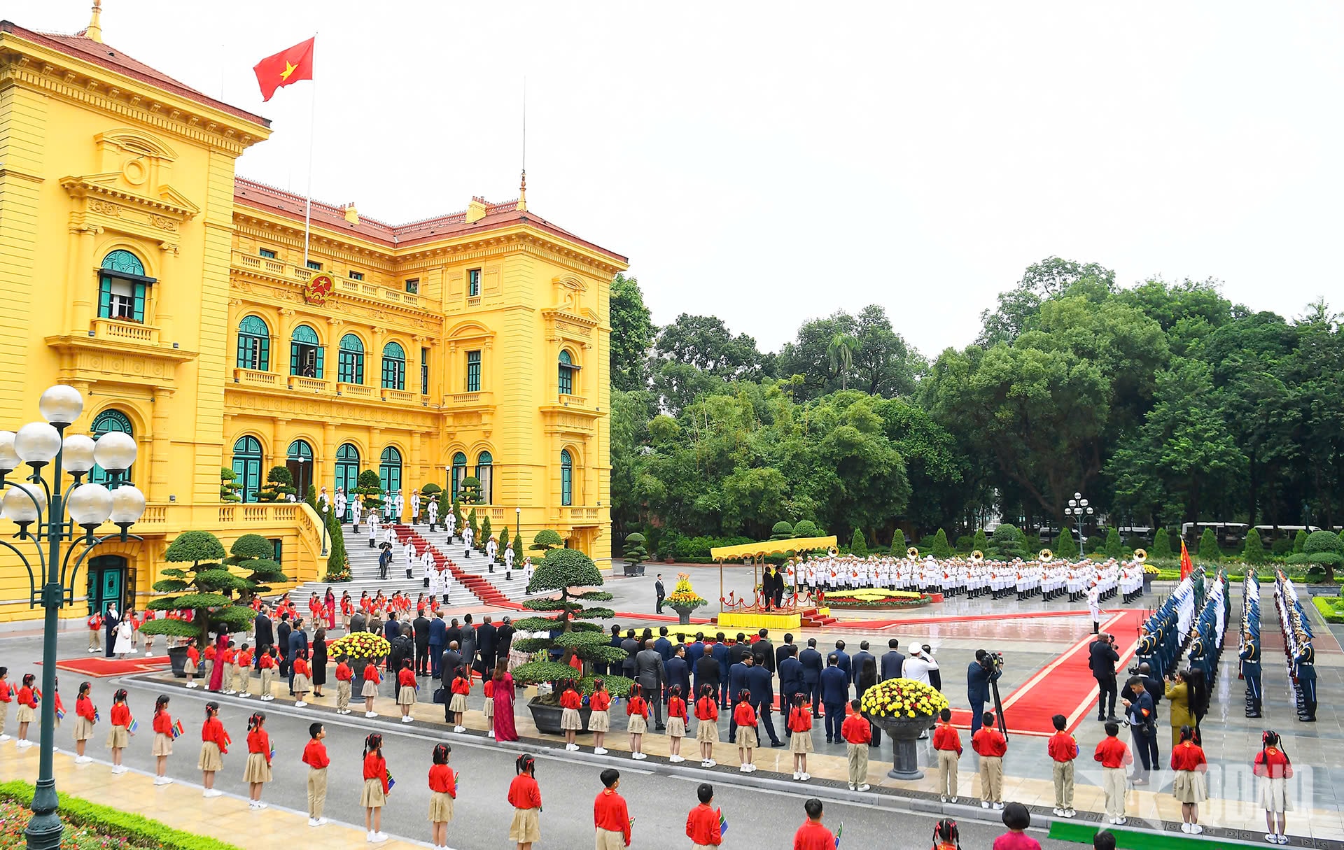Chủ tịch nước Lương Cường chủ trì lễ đón cấp nhà nước Tổng thống Nam Phi