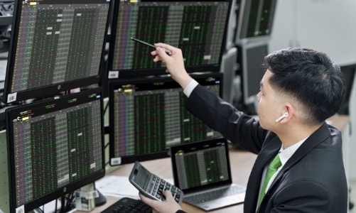 Công ty chứng khoán làm 'deal' IPO cho Vietcombank 19 năm trước nhận tin vui từ UBCKNN - Ảnh 1.