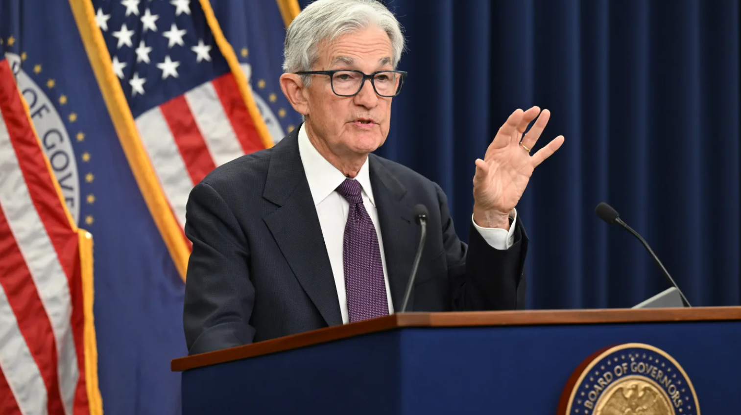Fed công bố biên bản cuộc họp tháng 4: Áp lực lạm phát gia tăng, NHTW cân nhắc tăng lãi suất trở lại - Ảnh 1.