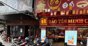 Cảnh tượng lạ trên 'phố vàng' Hà Nội