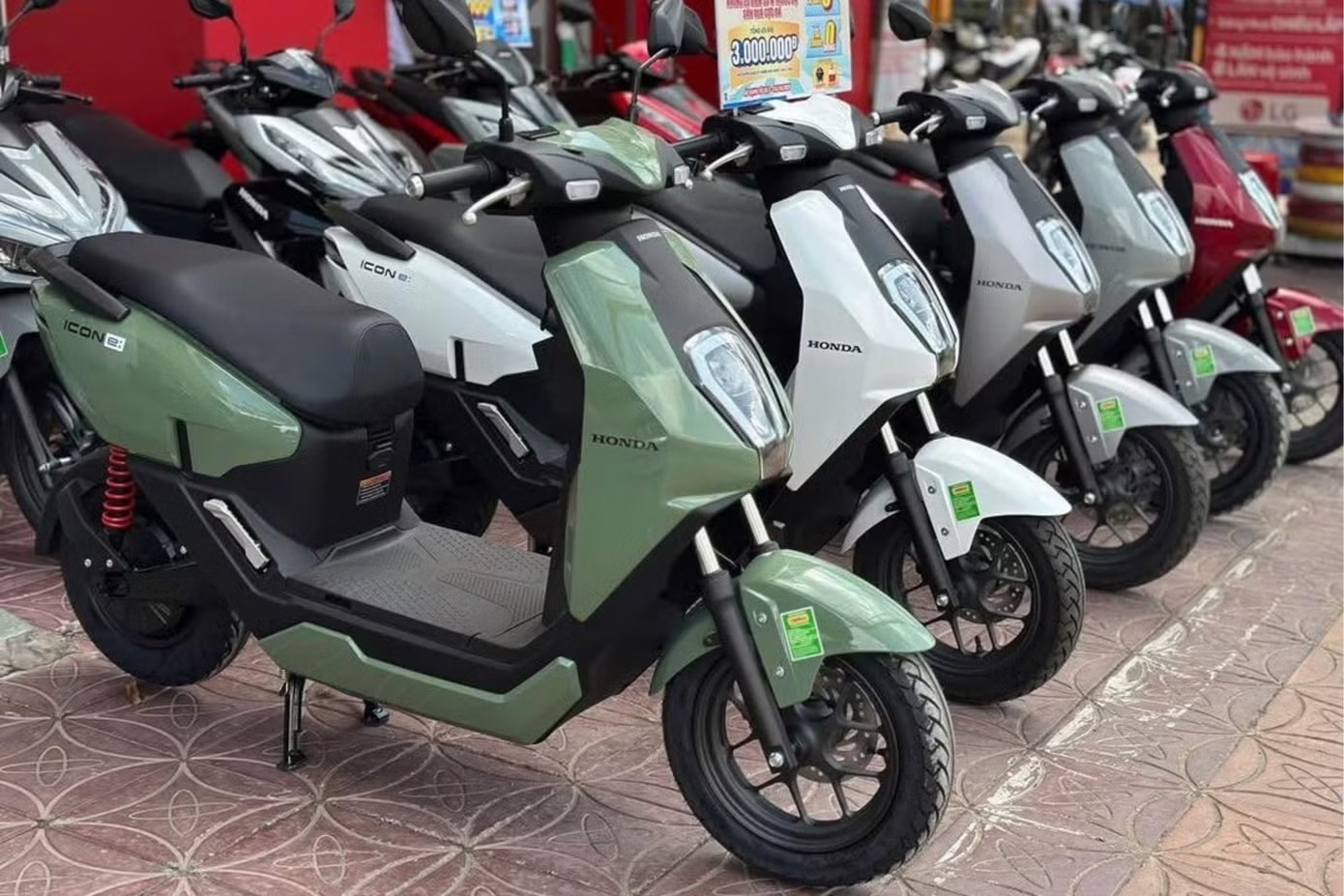 xe-may-dien-nhat-giam-gia-1.jpg