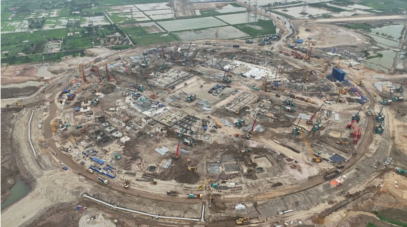Huy động 700.000m3 bê tông, 124.000 tấn thép cùng hơn 5.000 công nhân làm việc liên tục ngày đêm, Việt Nam sắp hoàn thành siêu công trình lớn nhất thế giới, phá bỏ kỷ lục của ngành xây dựng toàn cầu- Ảnh 2. Huy động 700.000m3 bê tông, 124.000 tấn thép cùng hơn 5.000 công nhân làm việc liên tục ngày đêm, Việt Nam sắp hoàn thành siêu công trình lớn nhất thế giới, phá bỏ kỷ lục của ngành xây dựng toàn cầu- Ảnh 2.