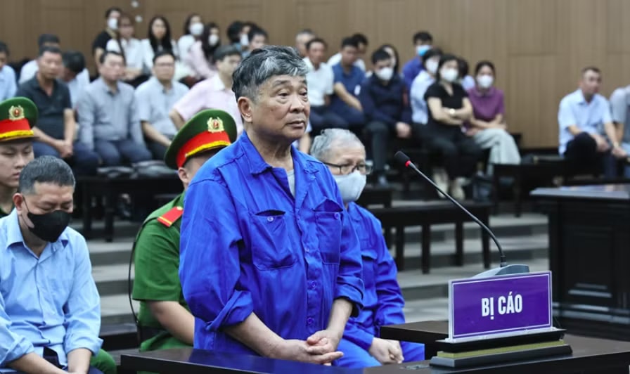 Bị cáo Nguyễn Chiến Thắng. Hai giám đốc Ban quản lý dự án bị quy là 'đầu tàu' sai phạm tại dự án cơ sở 2 BV Bạch Mai, Việt Đức - Ảnh 1.